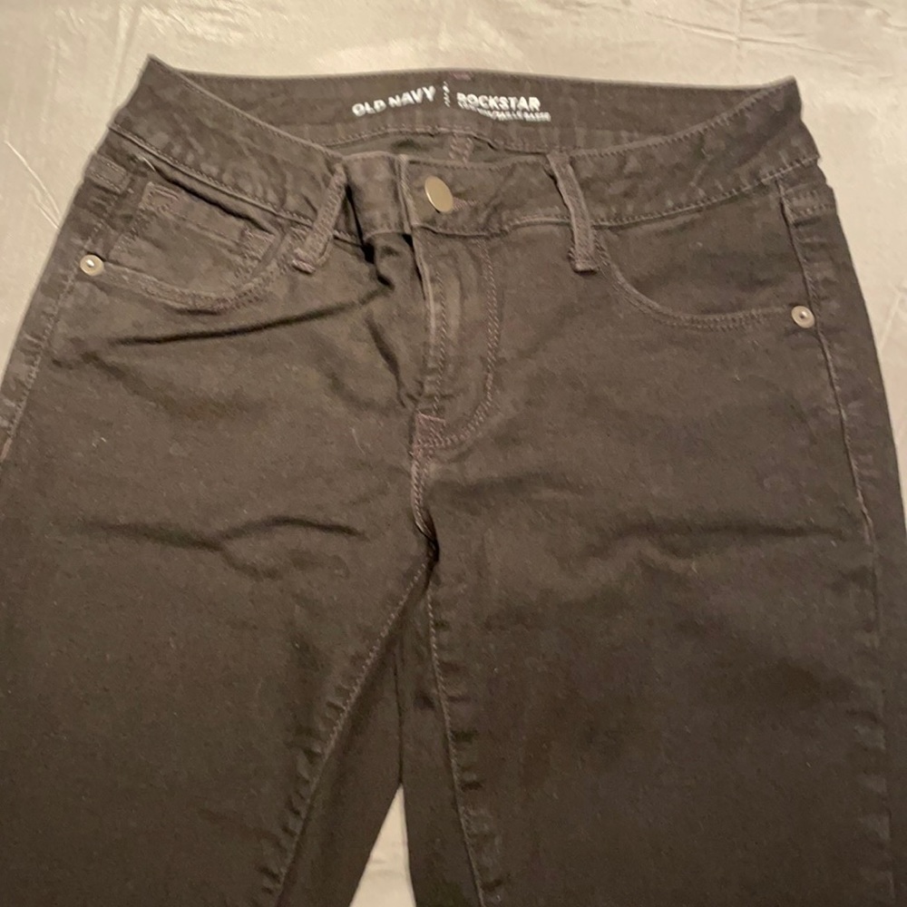 Black super skinny jeans.